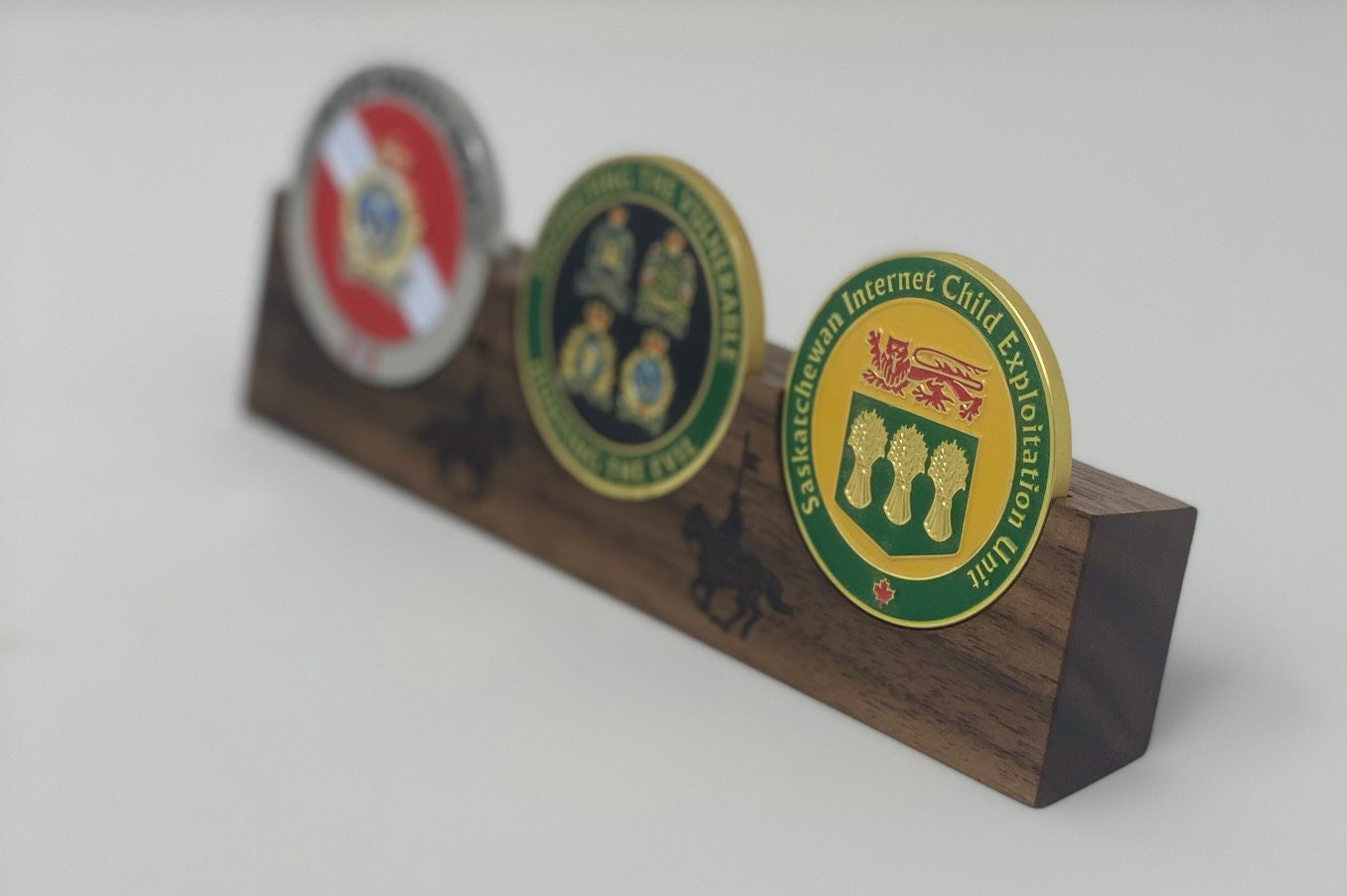Challenge coin desk display