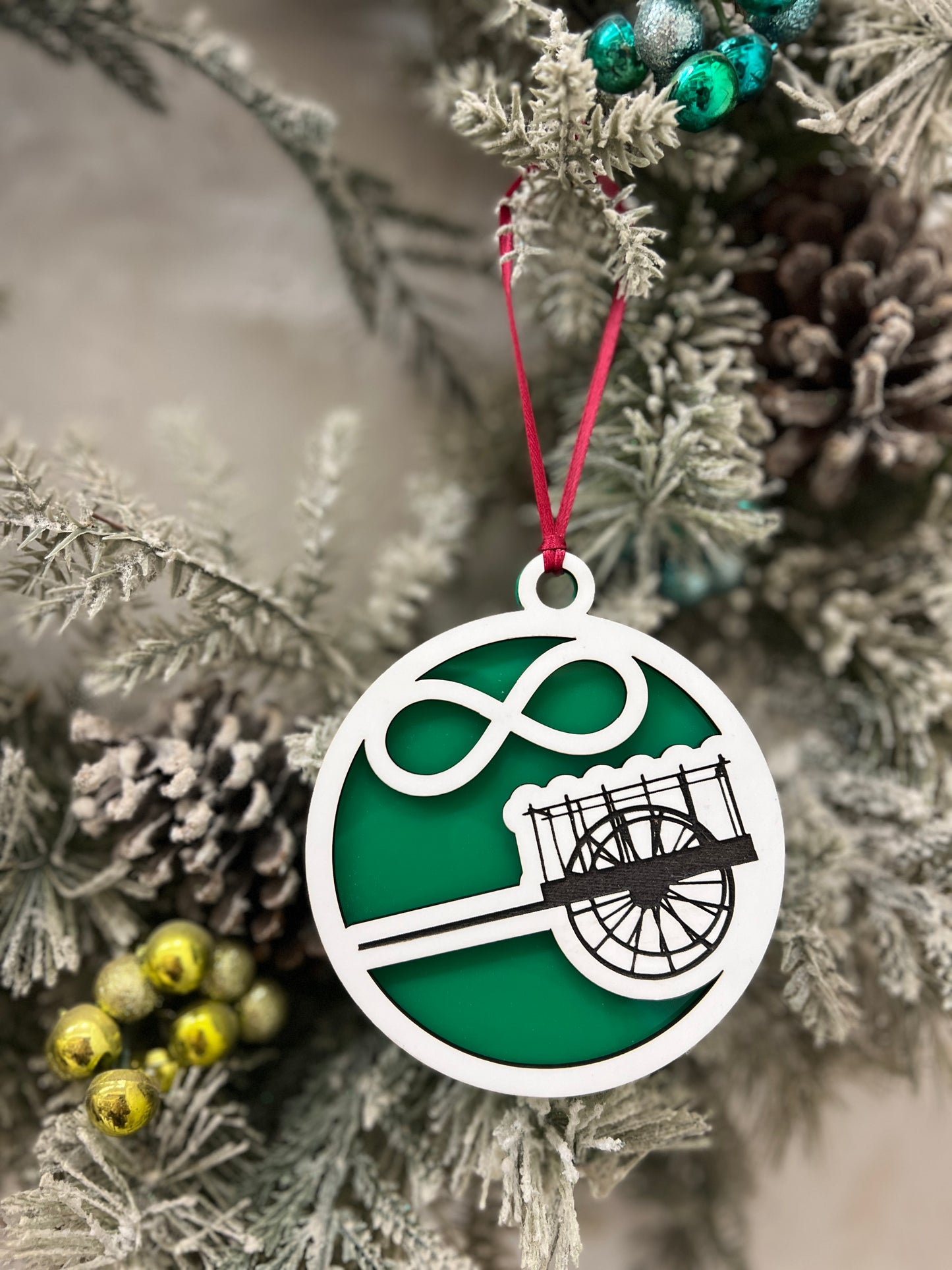 Metis RR Cart Ornament